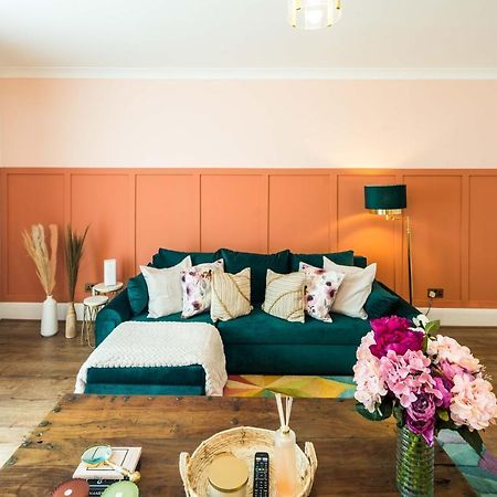 Charming Spacious 2Br Flat Near Station Plus Parking London Ngoại thất bức ảnh