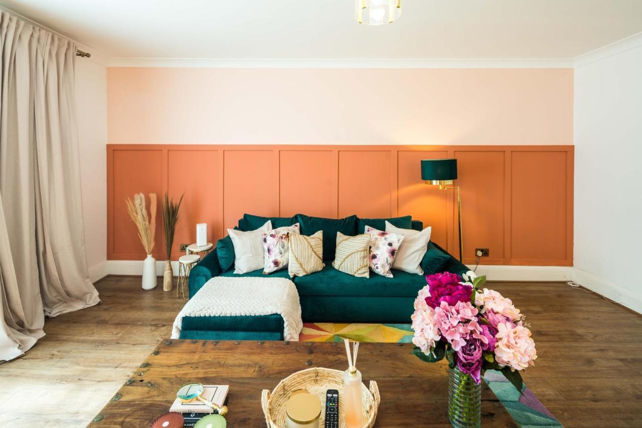 Charming Spacious 2Br Flat Near Station Plus Parking London Ngoại thất bức ảnh