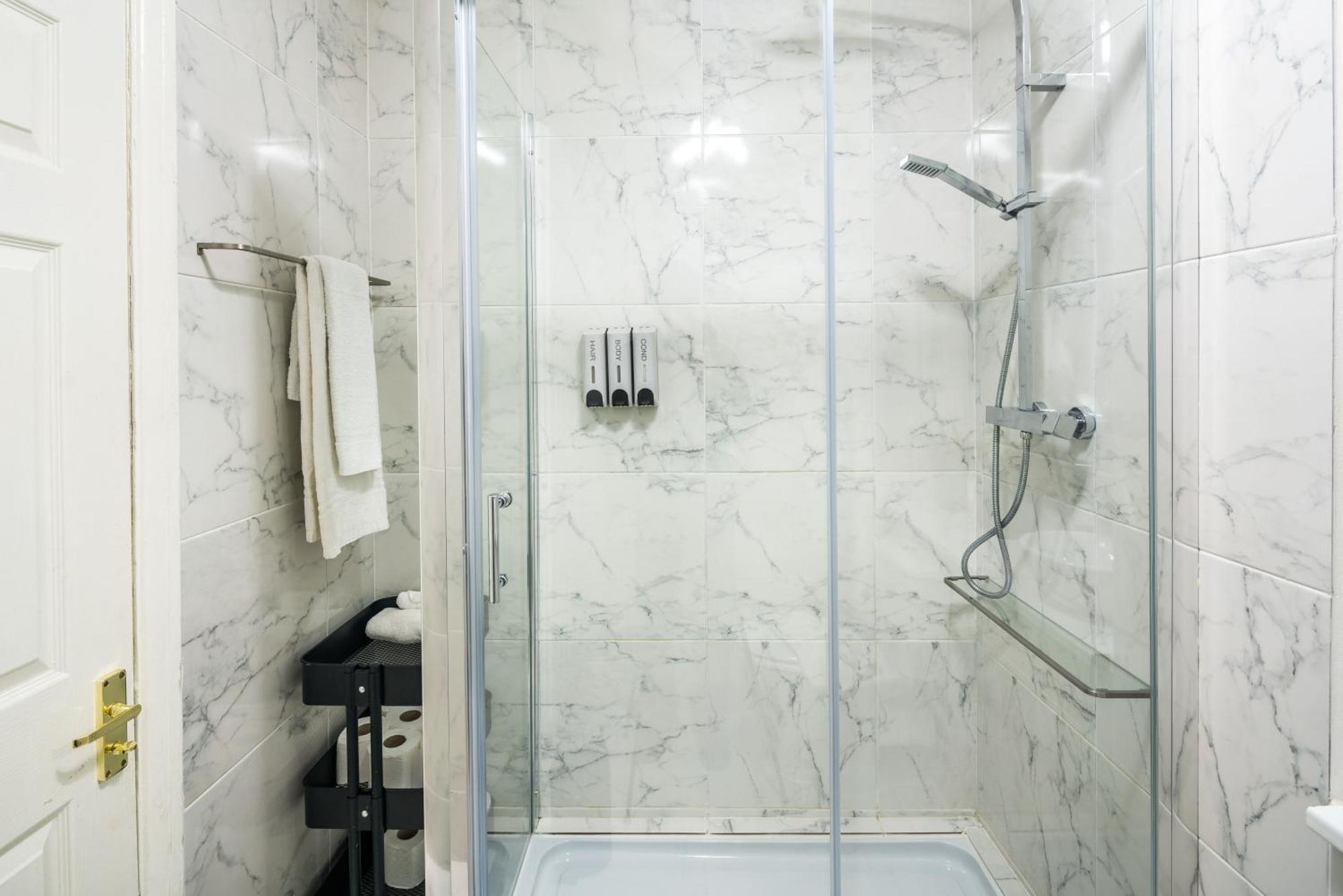 Charming Spacious 2Br Flat Near Station Plus Parking London Ngoại thất bức ảnh