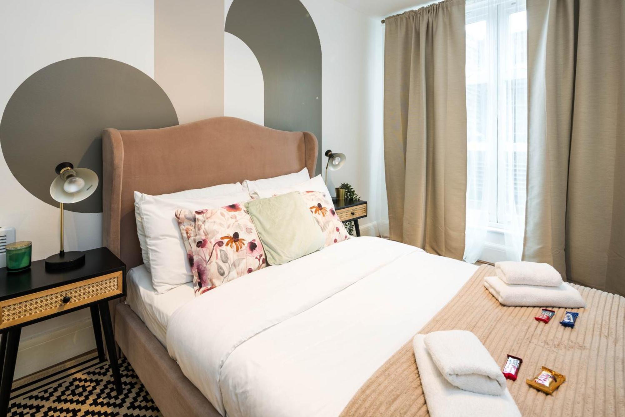 Charming Spacious 2Br Flat Near Station Plus Parking London Ngoại thất bức ảnh