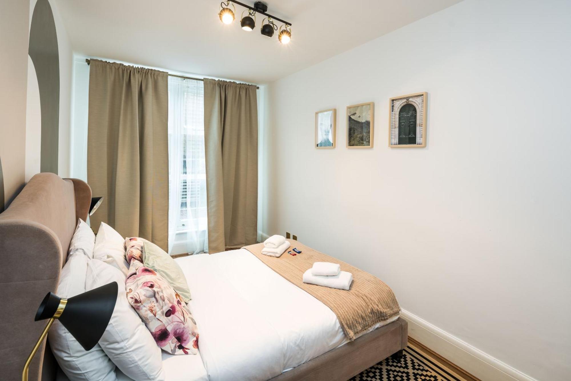 Charming Spacious 2Br Flat Near Station Plus Parking London Ngoại thất bức ảnh